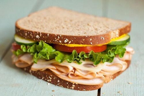 10 phút xong ngay bánh mì sandwich kẹp thịt nguội