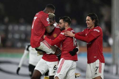 Điểm nhấn Fulham 1-2 MU: Cavani và Solskjaer cùng đạt cột mốc khó quên