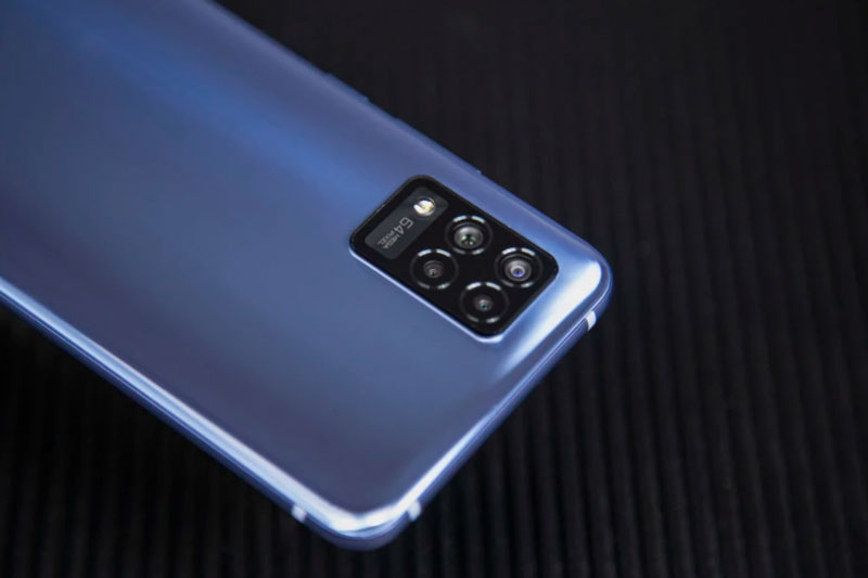 Smartphone 5G, RAM 8 GB, pin 4.000 mAh, màn hình cong, giá hơn 10 triệu đồng