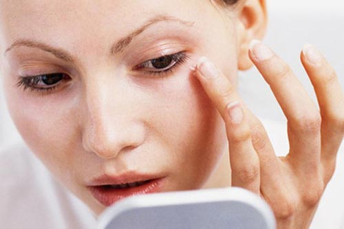 Xóa vết chân chim chỉ với 3 bước đơn giản