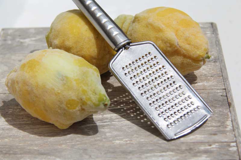 Cho vài quả chanh vào ngăn đá tủ lạnh, bạn có ngay 'thần dược' ngừa ung thư và hàng tá bệnh khác