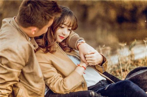Phụ nữ khôn ngoan tuyệt đối không bao giờ hỏi chồng 3 câu này