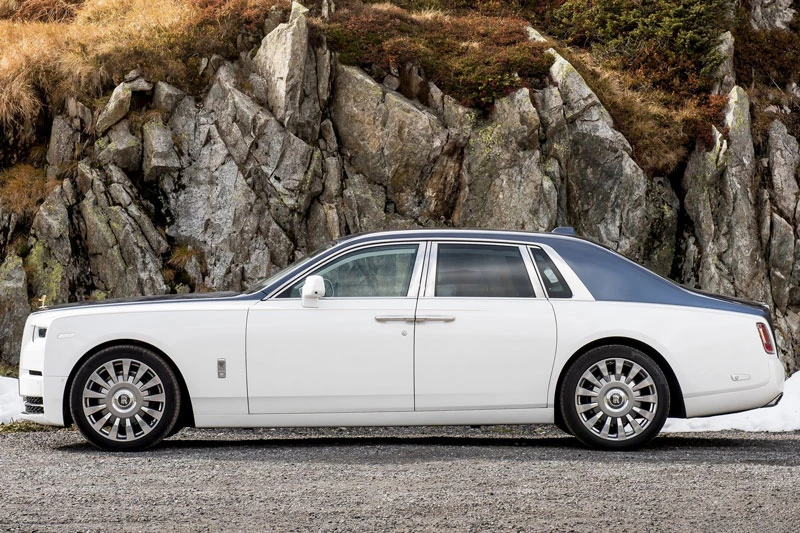 5. Rolls-Royce Phantom (giá: 455.000-535.000 USD).