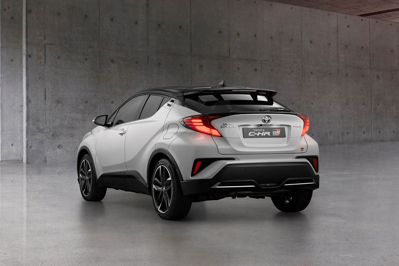 SUV Toyota mạnh 184 mã lực, siêu tiết kiệm xăng, giá hơn 1 tỷ đồng