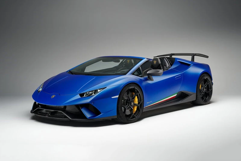 8. Lamborghini Huracan Performante Spyder (giá khởi điểm: 308.859 USD).