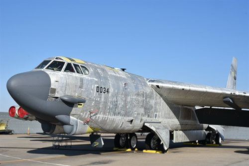 Mỹ hồi sinh thêm 2 oanh tạc cơ B-52 từ 'nghĩa địa'