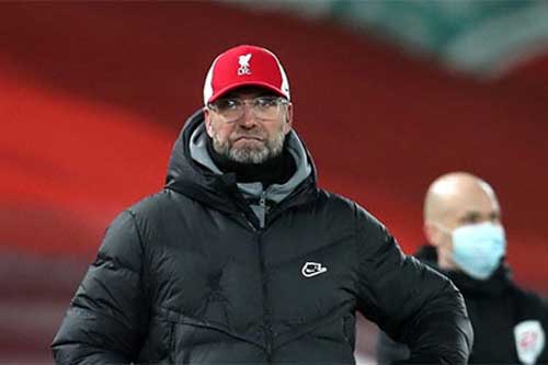 Klopp: 'Alisson bảo cậu ấy chưa chạm vào chân Barnes'