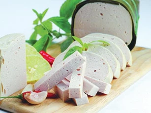 Mẹo hay chọn giò lụa thơm ngon, không có hàn the
