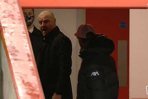 Klopp nổi cơn tam bành, đuổi theo HLV Burnley vào đường hầm