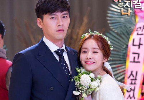Bộ ảnh Hyun Bin - Han Ji Min bất ngờ hot trở lại sau 6 năm, biểu cảm của "bạn trai" Son Ye Jin bị chê vì quá đơ