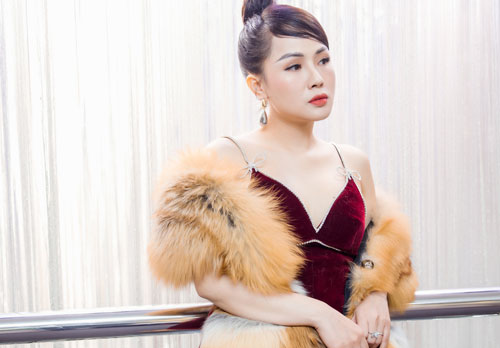 MC Thùy Dương gợi cảm "đọ sắc" cùng ca sĩ Maya