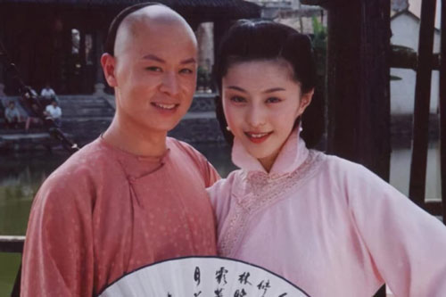 Từ chối sự theo đuổi của Phạm Băng Băng, anh ra mắt 27 năm không dính scandal và hiện đang sống hạnh phúc với người vợ y tá