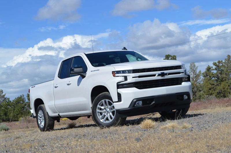 6. Chevrolet Silverado 1500 (sức kéo tối đa: 6.078 kg).