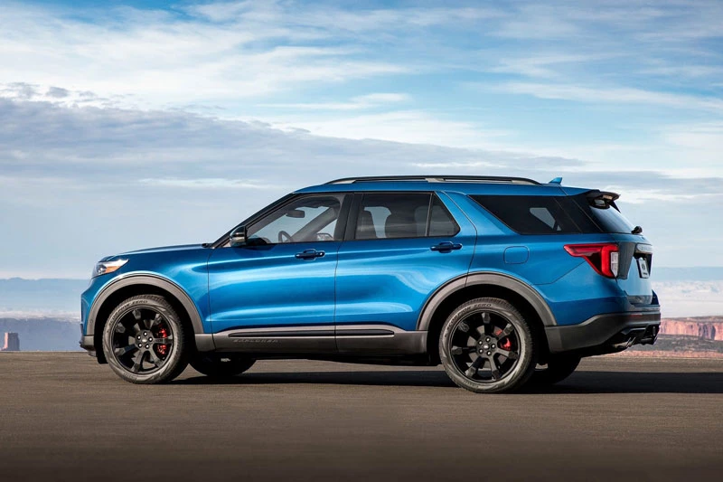 6. Ford Explorer 2021 (giá khởi điểm: 33.470 USD).