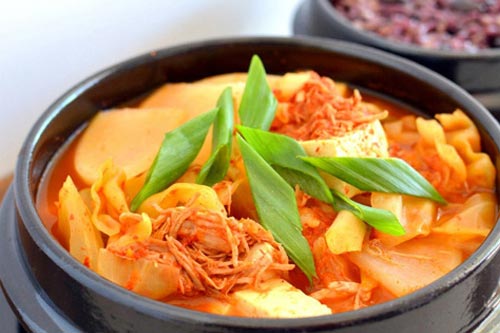 Cách làm kim chi cải thảo hầm đậu phụ