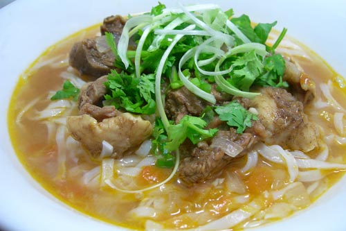 Cách làm phở bò sốt vang ngon đậm đà cho ngày đông