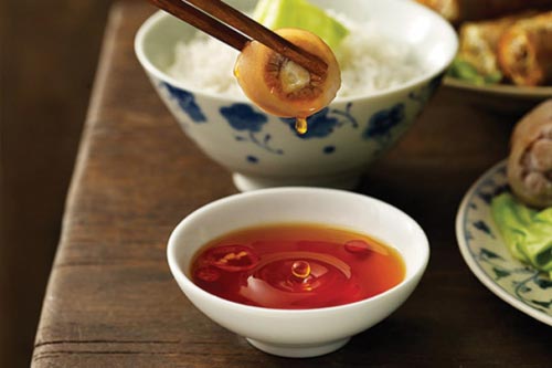 Thói quen gây hại nghiêm trọng khi dùng nước mắm bạn phải bỏ ngay lập tức