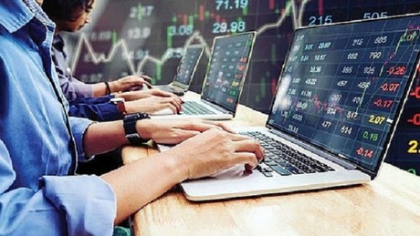 Công ty môi giới chứng khoán không được làm gì với khách hàng?