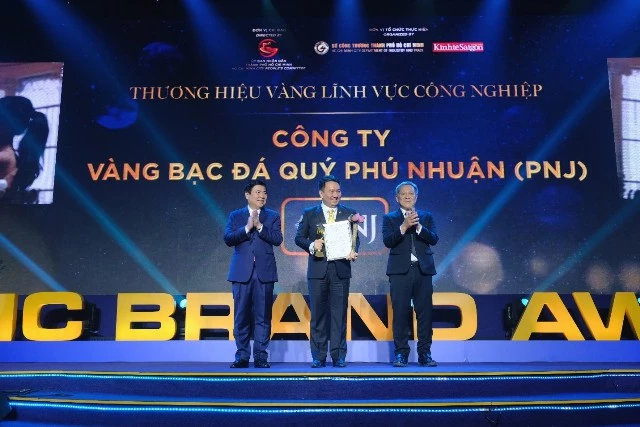 PNJ vinh dự được UBND TP. Hồ Chí Minh trao chứng nhận Thương hiệu vàng