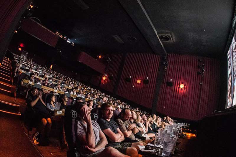 Top 10 bí mật 'động trời' mà nhân viên rạp chiếu phim không bao giờ tiết lộ