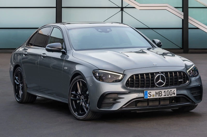 1. Mercedes-AMG E53 2021 (giá khởi điểm: 74.950 USD).