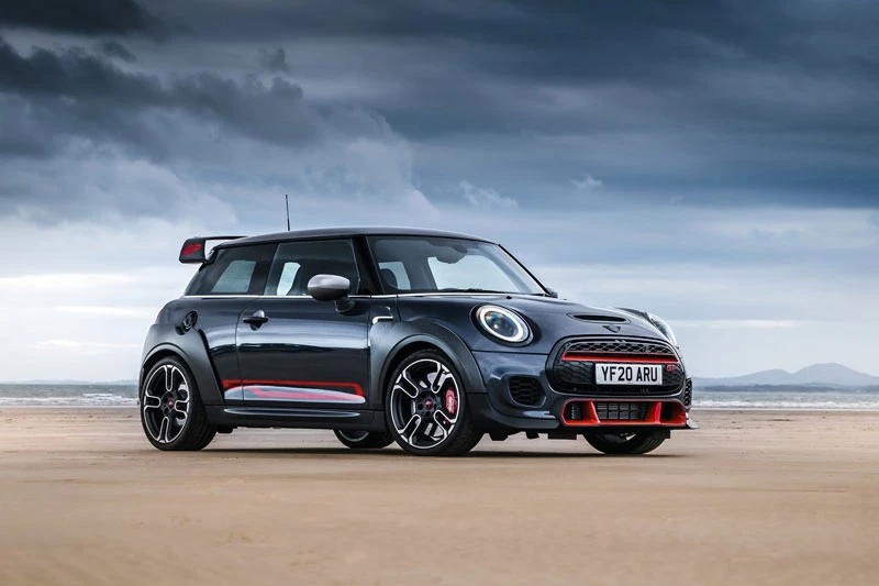 1. MINI John Cooper Works GP 2021 (thời gian tăng tốc từ 0-96 km/h: 4,7 giây).