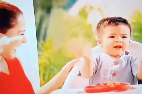 Con trai 'Mỹ nhân đẹp nhất Philippines' lần đầu làm chuyện này khi chưa đầy 2 tuổi