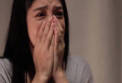 Biết được lý do nhà gái hoãn ngày cưới, mẹ tôi mang 5 cây vàng sang thương lượng và phản ứng của bố người yêu khiến tôi choáng váng