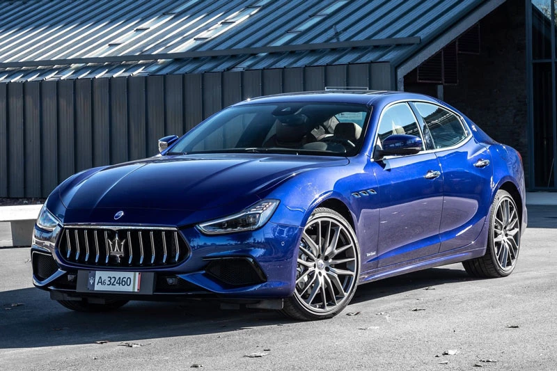 9. Maserati Ghibli 2021 (giá khởi điểm: 73.685 USD).