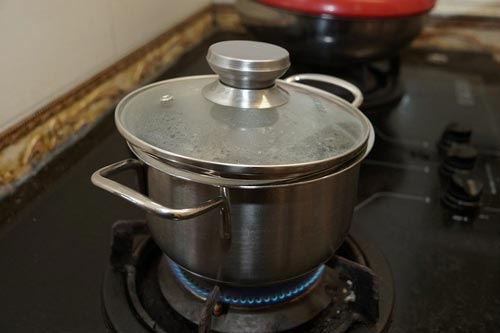 Sai lầm đặc biệt nghiêm trọng khi luộc rau đang gây hại cho cả gia đình