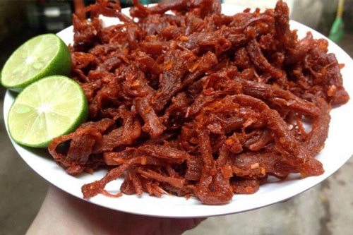 Cận Tết, mách chị em mẹo phân biệt thịt bò khô thật - giả, tránh mua phải "hàng rởm" làm từ lợn bệnh