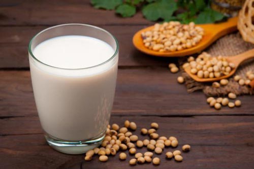 Những người không nên uống sữa đậu nành