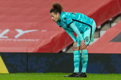 'Bệnh' lười mua sắm đang khiến Liverpool tụt lại so với MU