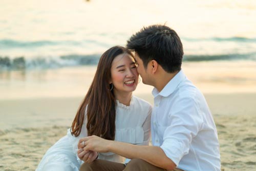 Hạnh phúc gia đình giống như ''mầm cây'' cần sự tưới tắm, vun xới hàng ngày