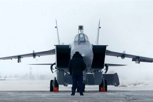 Tiêm kích MiG-31BM "khóa chặt" Bắc Cực từ Novaya Zemlya