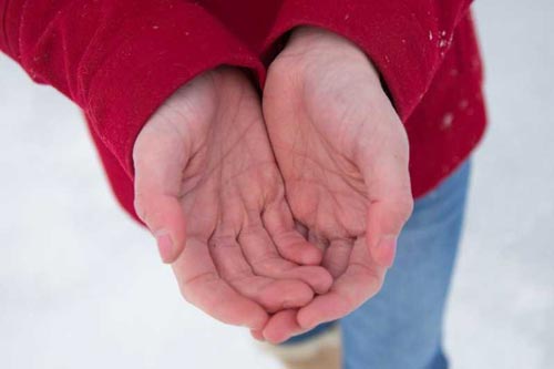 5 dấu hiệu bất thường ở bàn tay bạn cần chú ý