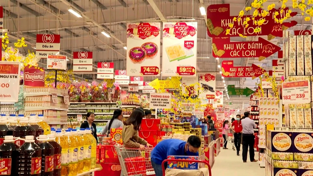 Các siêu thị, cửa hàng tiện ích ở Trà Vinh đã nhập đủ hàng phụcvụ thị trường Tết Tân Sửu.
