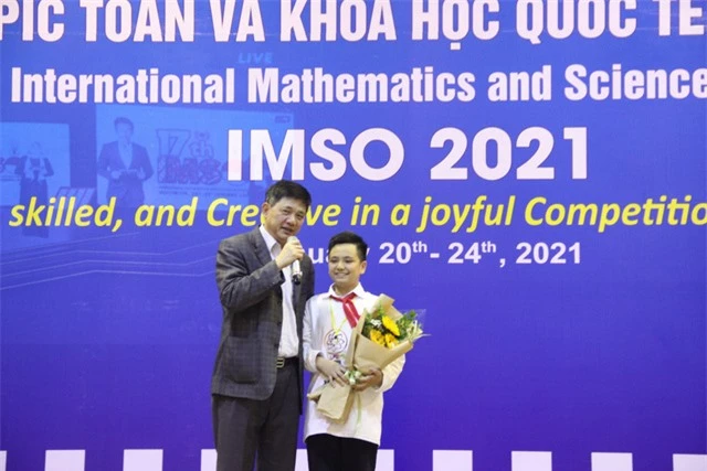 Việt Nam giành 2 HCV Olympic Toán học và Khoa học quốc tế năm 2021 - Ảnh 1.