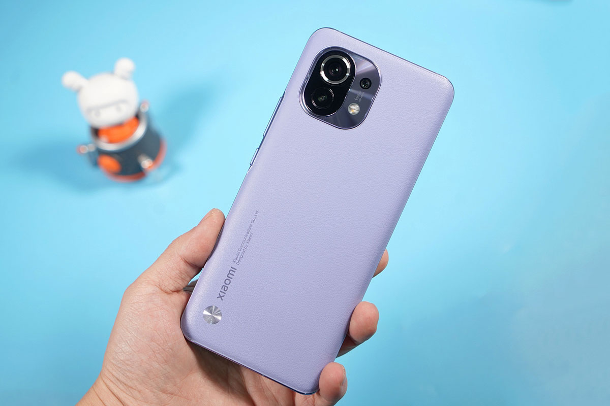 Mở hộp và trên tay Xiaomi Mi 11 tại Việt Nam