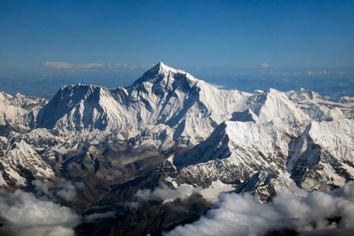 Độ cao đỉnh núi Everest đã thay đổi?