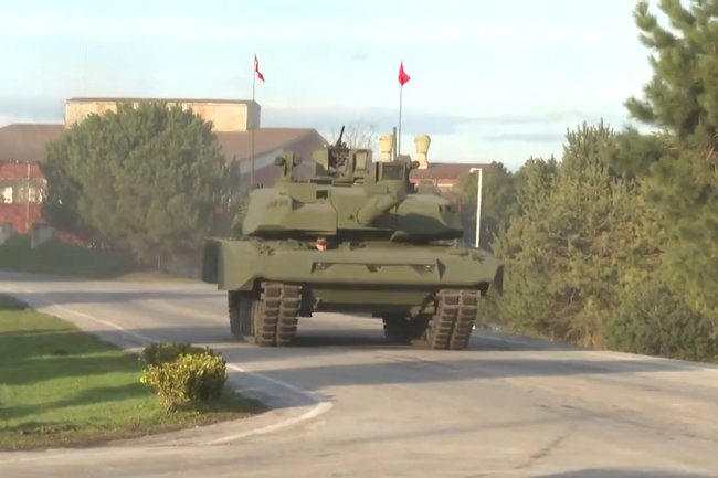 Leopard 2A4 của Thổ Nhĩ Kỳ vượt qua xe tăng Altay đầy hứa hẹn