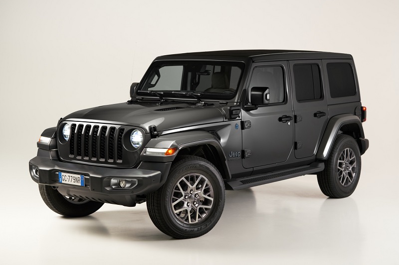 Jeep Wrangler 4xe First Edition chạy điện sắp 