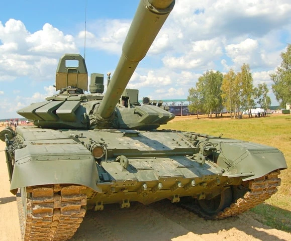 Ukraine kỳ vọng xe tăng T-64BV nâng cấp với tên gọi Krab sẽ vượt mặt T-72B3 của Nga. Ảnh: Defense Express.