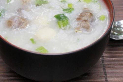 Cách làm món cháo bắp bò hạt sen cho người mất ngủ