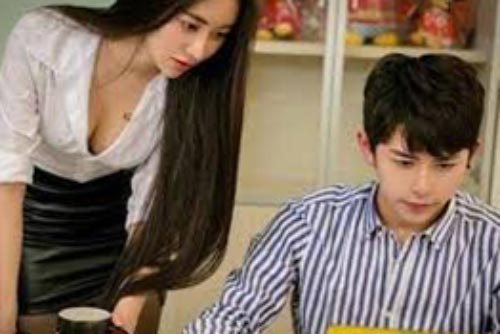 Nhìn thấy hình ảnh khủng khiếp của chồng và nữ đồng nghiệp trong nhà vệ sinh, cô vợ nhất quyết làm đơn ra tòa sau câu trả lời