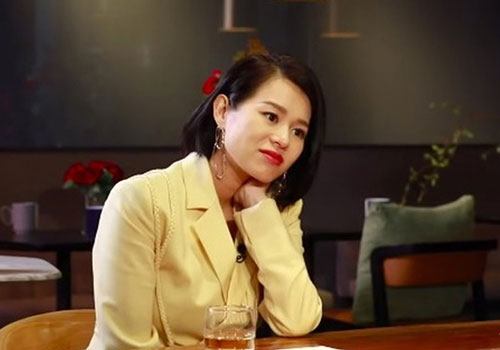 Hồ Hạnh Nhi: 'Tôi hận mẹ vì bà ấy bỏ rơi mình từ nhỏ'