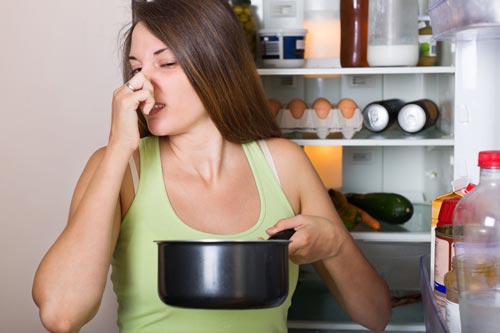 Mẹo hay để khử mùi khó chịu trong tủ lạnh