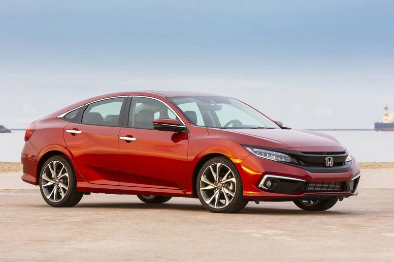 =3. Honda Civic 2021 (điểm tổng thể: 4,7/5).