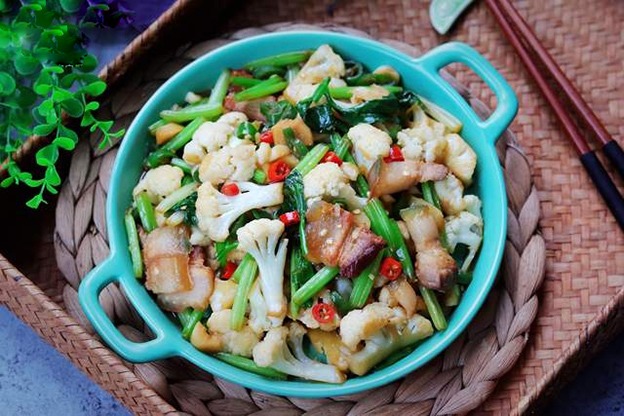 Cách xào súp lơ trắng không bị bở, ngon mềm cực kỳ