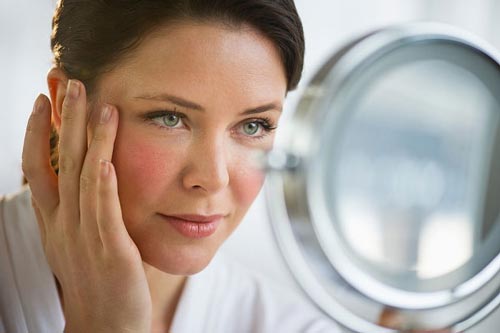 6 sai lầm khi giữ nhan sắc tuổi trung niên
